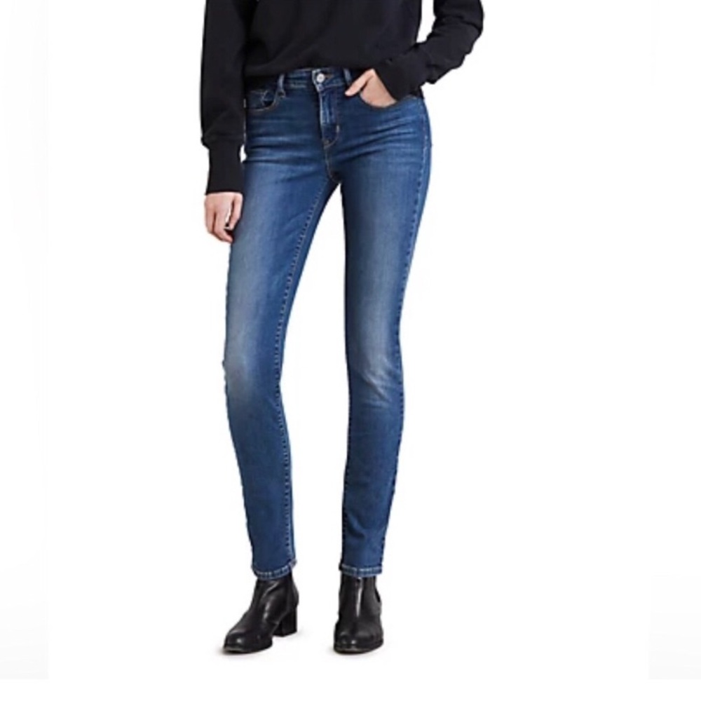 LucKy BrAnd JeAns 27 - Picture 9 of 13